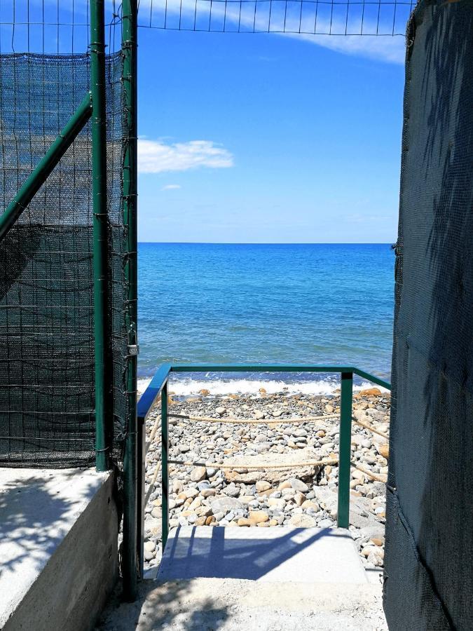 Villa La Plaja 切法卢 外观 照片